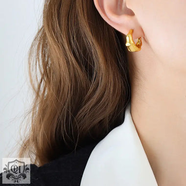 18K gold noble and atmospheric C-shaped earrings with bamboo design - QH Clothing