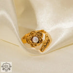 Exquisite and noble camellia inlaid pearl design ring in 18K gold - QH Clothing