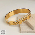 18K gold exquisite and dazzling versatile bracelet with diamonds on both sides and hollow design - QH Clothing