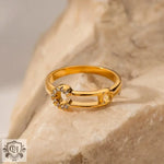 18K Gold Diamond Paperclip Ring - QH Clothing