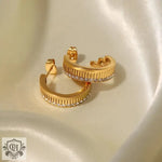 18K Gold Diamond Stripe Earrings - QH Clothing