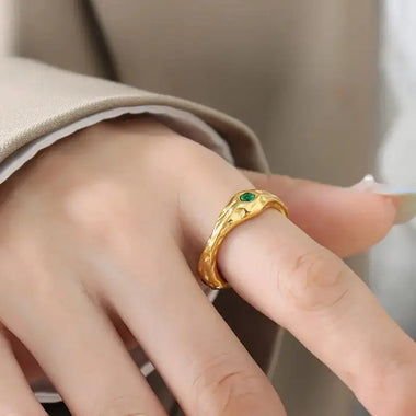 18K Gold Embossed Gemstone Versatile Ring - QH Clothing