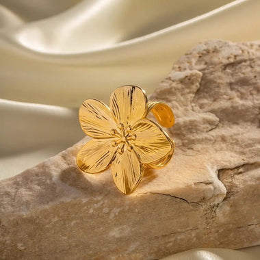 18K Gold Flower Opening Ring - QH Clothing