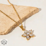 18K Gold Flower Pendant Necklace - QH Clothing