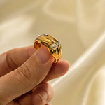 18K Gold Geometric Pearl Ring - QH Clothing