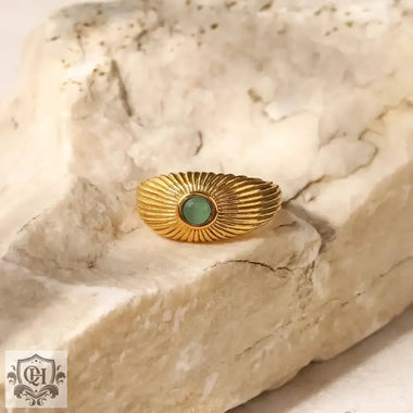 18K Gold Green Stone Sun Shaped Ring - QH Clothing