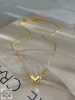 18K Gold Heart Necklace with "E" Design - QH Clothing