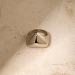 18k gold simple and elegant irregular triangle design versatile ring - QH Clothing