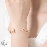 18K Gold OT Design Open Bracelet - QH Clothing