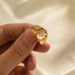 18K Gold Patterned Flat Top Ring - QH Clothing