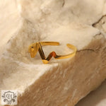 Versatile 18K Gold Plated Heartbeat Ring -  QH Clothing