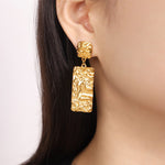 18K gold fashionable simple pleated texture design earrings - QH Clothing