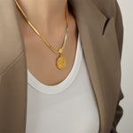 18K gold classic fashion portrait design pendant necklace - QH Clothing