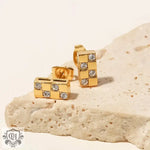 18K Gold Rectangular Diamond Earrings - QH Clothing