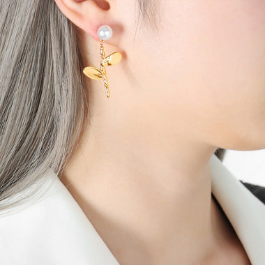 18K gold retro fashion flower with pearl design light luxury style earrings - QH Clothing