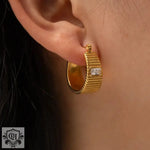 18K Gold Rib Design Earrings - QH Clothing