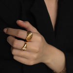 18K Gold Ribbed Ring - QH Clothing