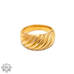 Elegant 18K Gold Ribbed Ring featuring a distinctive ridged design