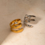 Exquisite and fashionable snake-shaped zircon design ring in 18k gold - QH Clothing