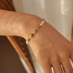 18K gold retro fashion special-shaped water drop and pearl design bracelet - QH Clothing