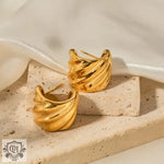 18K Gold Threaded C-Shaped Earrings - QH Clothing