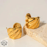 18K Gold Threaded C-Shaped Earrings - QH Clothing