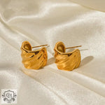 18K Gold Threaded C-Shaped Earrings - QH Clothing