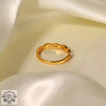 18K Gold Twist Design Ring - QH Clothing