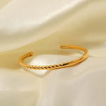 18K Gold Twist Half Open Bracelet - QH Clothing