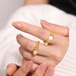 18K gold noble and majestic twist-shaped ring with pearl design and versatile ring - QH Clothing