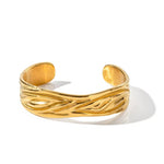 18k Gold Wrinkle Design Cuff Bracelet - QH Clothing