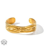 18k Gold Wrinkle Design Cuff Bracelet - QH Clothing