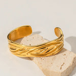 18k Gold Wrinkle Design Cuff Bracelet - QH Clothing