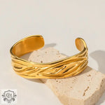 18k Gold Wrinkle Design Cuff Bracelet - QH Clothing