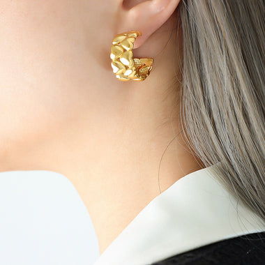 18K Gold Fashion Simple C-shaped Heart Design Light Luxury Style Earrings - QH Clothing