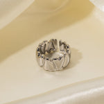 18K gold exquisite and fashionable love design ring - QH Clothing