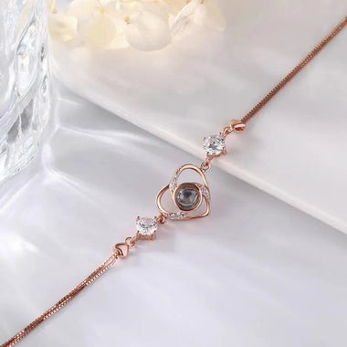 Luxurious and elegant rotating heart-shaped diamond projection bracelet -  QH Clothing