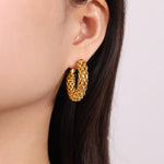 18K gold exquisite and fashionable C-shaped design light luxury style earrings - QH Clothing