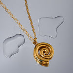 18k gold trendy and fashionable threaded circle design pendant necklace - QH Clothing