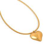 18K gold trendy fashionable love design light luxury style pendant necklace - QH Clothing