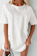 Plain white cotton t-shirt with short sleeves, perfect for relaxed fitting in various sizes